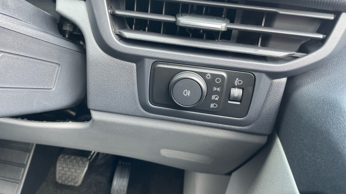 Ford Transit Custom E-320 L1 Rwd 160kW 71kWh H1 Double Cab Van Limited Auto - Image 25